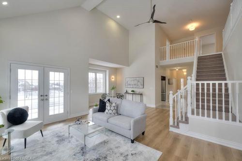 22-50 Bryan Court, Kitchener, ON - Indoor Photo Showing Living Room