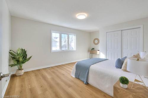 22-50 Bryan Court, Kitchener, ON - Indoor Photo Showing Bedroom