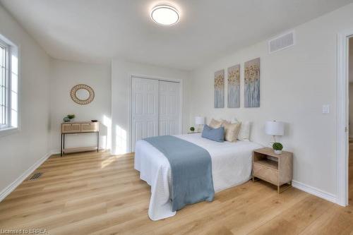 22-50 Bryan Court, Kitchener, ON - Indoor Photo Showing Bedroom