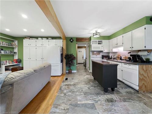 84 Scenic Wood Crescent, Kitchener, ON - Indoor Photo Showing Kitchen