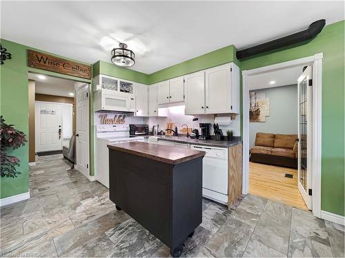 84 Scenic Wood Crescent, Kitchener, ON - Indoor Photo Showing Kitchen