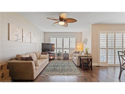 45 Waldie Crescent, Brantford, ON - Indoor Photo Showing Living Room