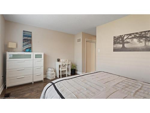 45 Waldie Crescent, Brantford, ON - Indoor Photo Showing Bedroom