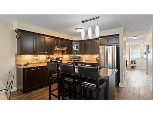 45 Waldie Crescent, Brantford, ON - Indoor Photo Showing Kitchen With Upgraded Kitchen