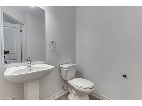 110-461 Blackburn Drive, Brantford, ON - Indoor Photo Showing Bathroom