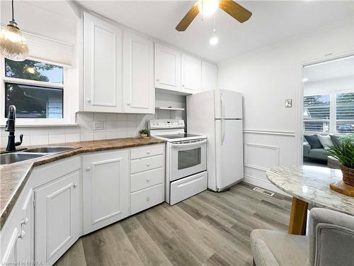 101 Ninth Avenue, Brantford, ON - Indoor Photo Showing Kitchen With Double Sink