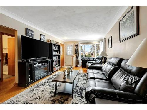 12 Allwood Street, Brantford, ON - Indoor Photo Showing Living Room