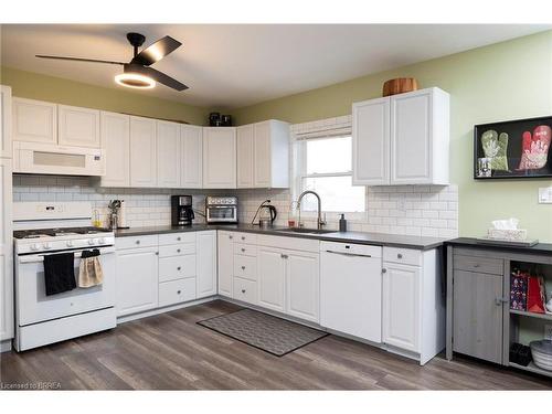 399 Pleasant Ridge Road, Brantford, ON - Indoor Photo Showing Kitchen