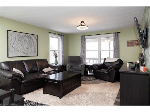 399 Pleasant Ridge Road, Brantford, ON - Indoor Photo Showing Living Room