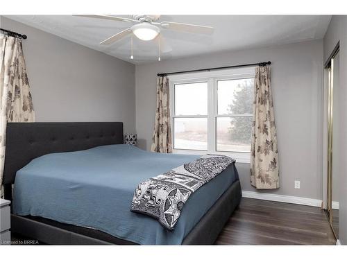 399 Pleasant Ridge Road, Brantford, ON - Indoor Photo Showing Bedroom