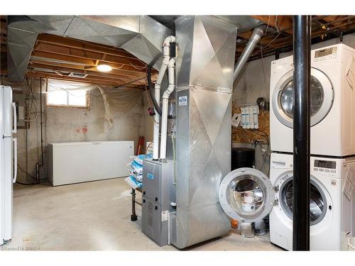 399 Pleasant Ridge Road, Brantford, ON - Indoor Photo Showing Laundry Room