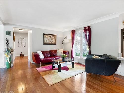 268 German School Road, Paris, ON - Indoor Photo Showing Living Room