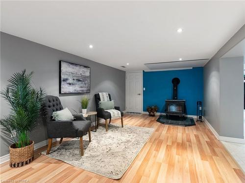 268 German School Road, Paris, ON - Indoor Photo Showing Living Room