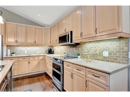 149 Galinee Trail, Port Dover, ON - Indoor Photo Showing Kitchen With Upgraded Kitchen