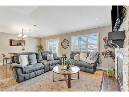 149 Galinee Trail, Port Dover, ON - Indoor Photo Showing Living Room