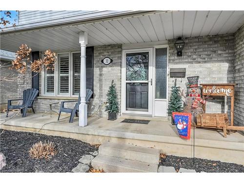 32 Kiev Boulevard, Brantford, ON - Outdoor With Deck Patio Veranda