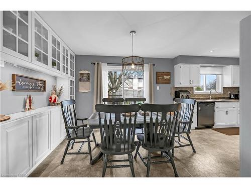 32 Kiev Boulevard, Brantford, ON - Indoor Photo Showing Dining Room