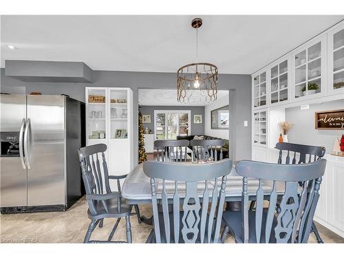 32 Kiev Boulevard, Brantford, ON - Indoor Photo Showing Dining Room