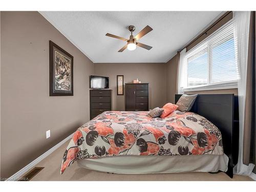 32 Kiev Boulevard, Brantford, ON - Indoor Photo Showing Bedroom