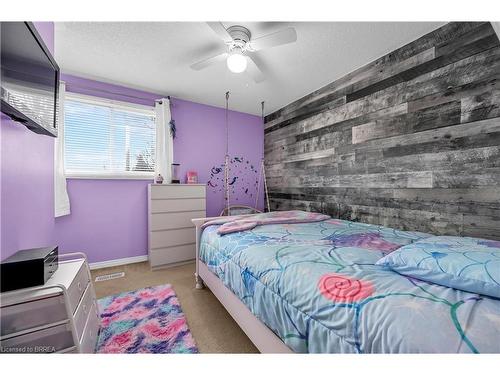 32 Kiev Boulevard, Brantford, ON - Indoor Photo Showing Bedroom