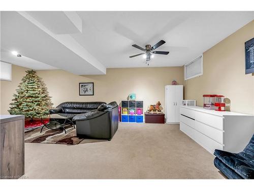 32 Kiev Boulevard, Brantford, ON - Indoor Photo Showing Other Room