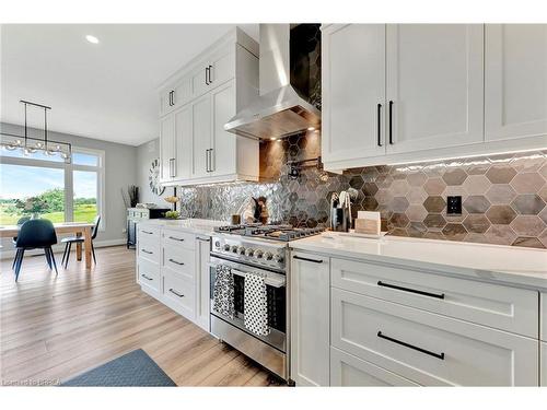 14 Hudson Drive, Brantford, ON - Indoor Photo Showing Kitchen With Upgraded Kitchen