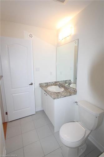 25 Baskett Street, Brantford, ON - Indoor Photo Showing Bathroom