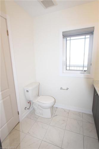 25 Baskett Street, Brantford, ON - Indoor Photo Showing Bathroom