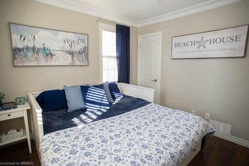 432 Nelson Street, Brantford, ON - Indoor Photo Showing Bedroom