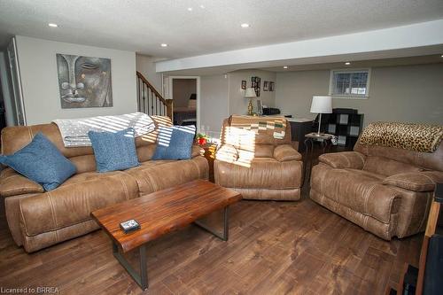 432 Nelson Street, Brantford, ON - Indoor Photo Showing Living Room