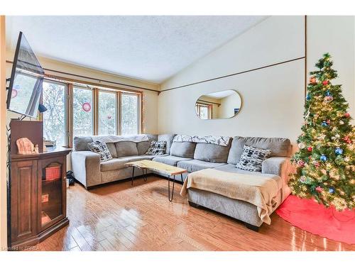 128 Aspen Street, Paris, ON - Indoor Photo Showing Living Room