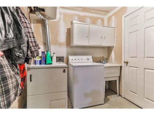 128 Aspen Street, Paris, ON - Indoor Photo Showing Laundry Room