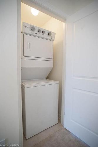 19-620 Colborne Street W, Brantford, ON - Indoor Photo Showing Laundry Room