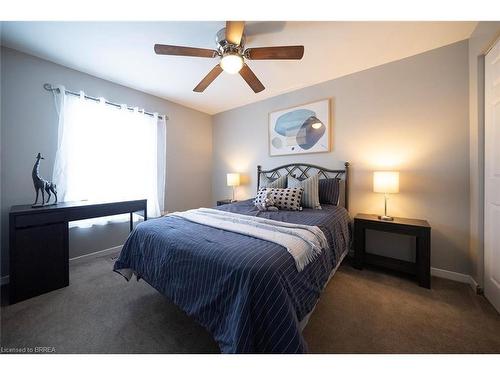 7 Fenwick Court, Brantford, ON - Indoor Photo Showing Bedroom