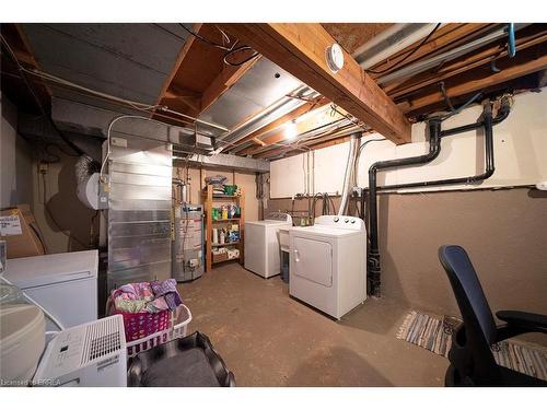 7 Fenwick Court, Brantford, ON - Indoor Photo Showing Laundry Room