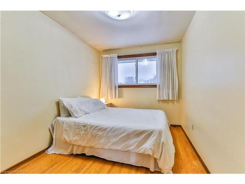 17 Shalfleet Boulevard, Brantford, ON - Indoor Photo Showing Bedroom