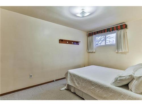 17 Shalfleet Boulevard, Brantford, ON - Indoor Photo Showing Bedroom