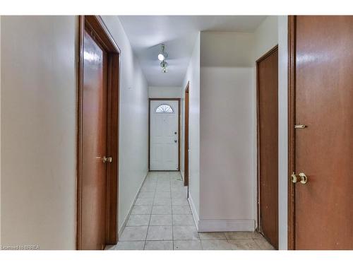 17 Shalfleet Boulevard, Brantford, ON - Indoor Photo Showing Other Room