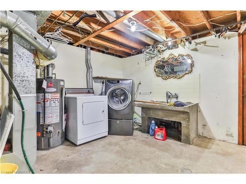 17 Shalfleet Boulevard, Brantford, ON - Indoor Photo Showing Laundry Room