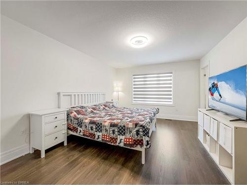 64 Macklin Street, Brantford, ON - Indoor Photo Showing Bedroom