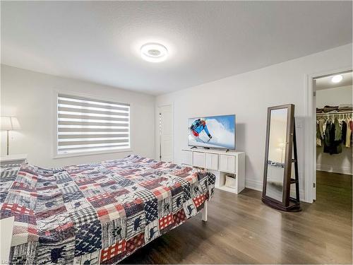 64 Macklin Street, Brantford, ON - Indoor Photo Showing Bedroom