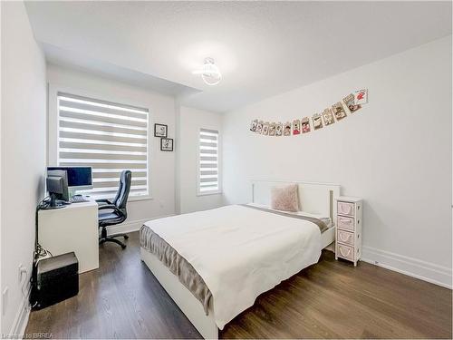 64 Macklin Street, Brantford, ON - Indoor Photo Showing Bedroom