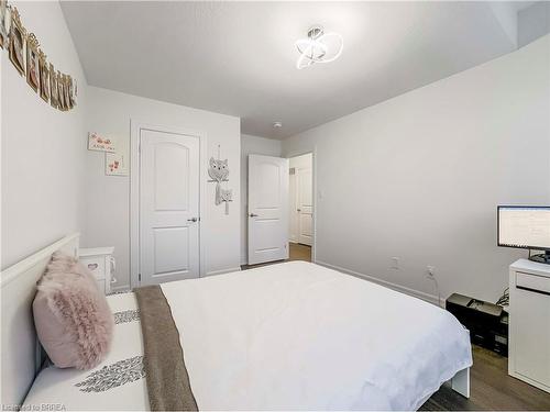 64 Macklin Street, Brantford, ON - Indoor Photo Showing Bedroom