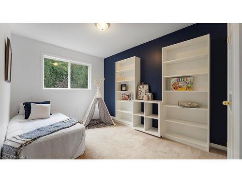 5-7 Southside Place, Hamilton, ON - Indoor Photo Showing Bedroom