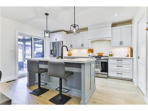 35 Hare Street, Waterford, ON - Indoor Photo Showing Kitchen With Upgraded Kitchen