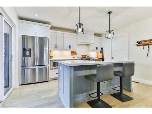 35 Hare Street, Waterford, ON - Indoor Photo Showing Kitchen With Upgraded Kitchen