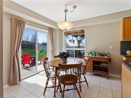 7 Moffat Court, Brantford, ON - Indoor Photo Showing Dining Room