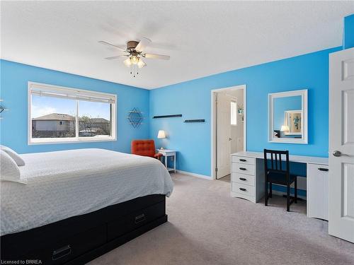 7 Moffat Court, Brantford, ON - Indoor Photo Showing Bedroom