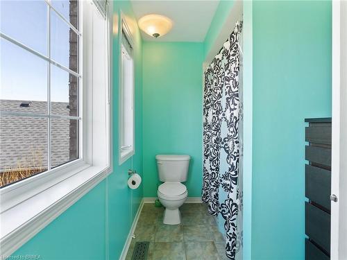 7 Moffat Court, Brantford, ON - Indoor Photo Showing Bathroom