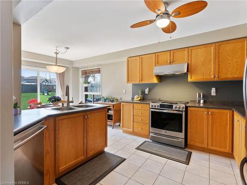 7 Moffat Court, Brantford, ON - Indoor Photo Showing Kitchen With Double Sink